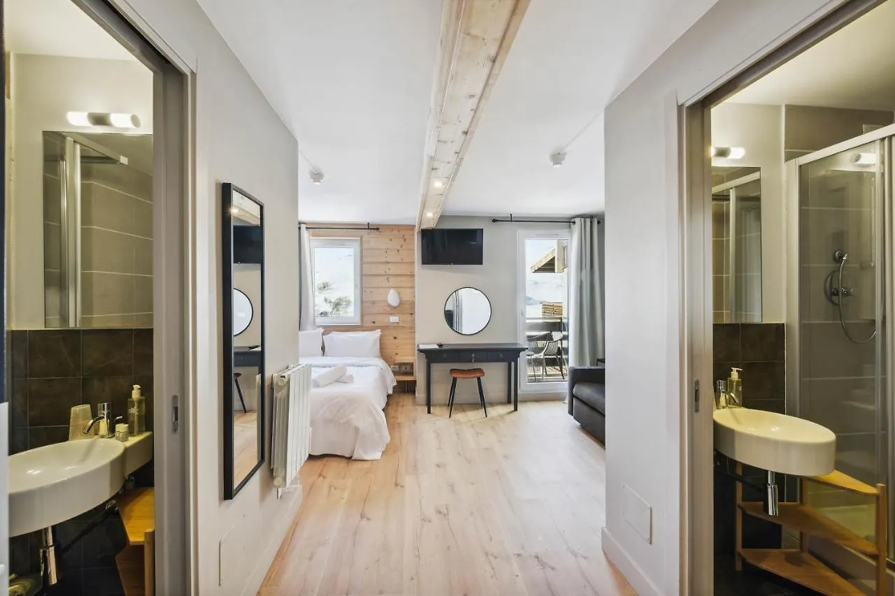 Hotel Turan Λε Ντεζ Αλπ