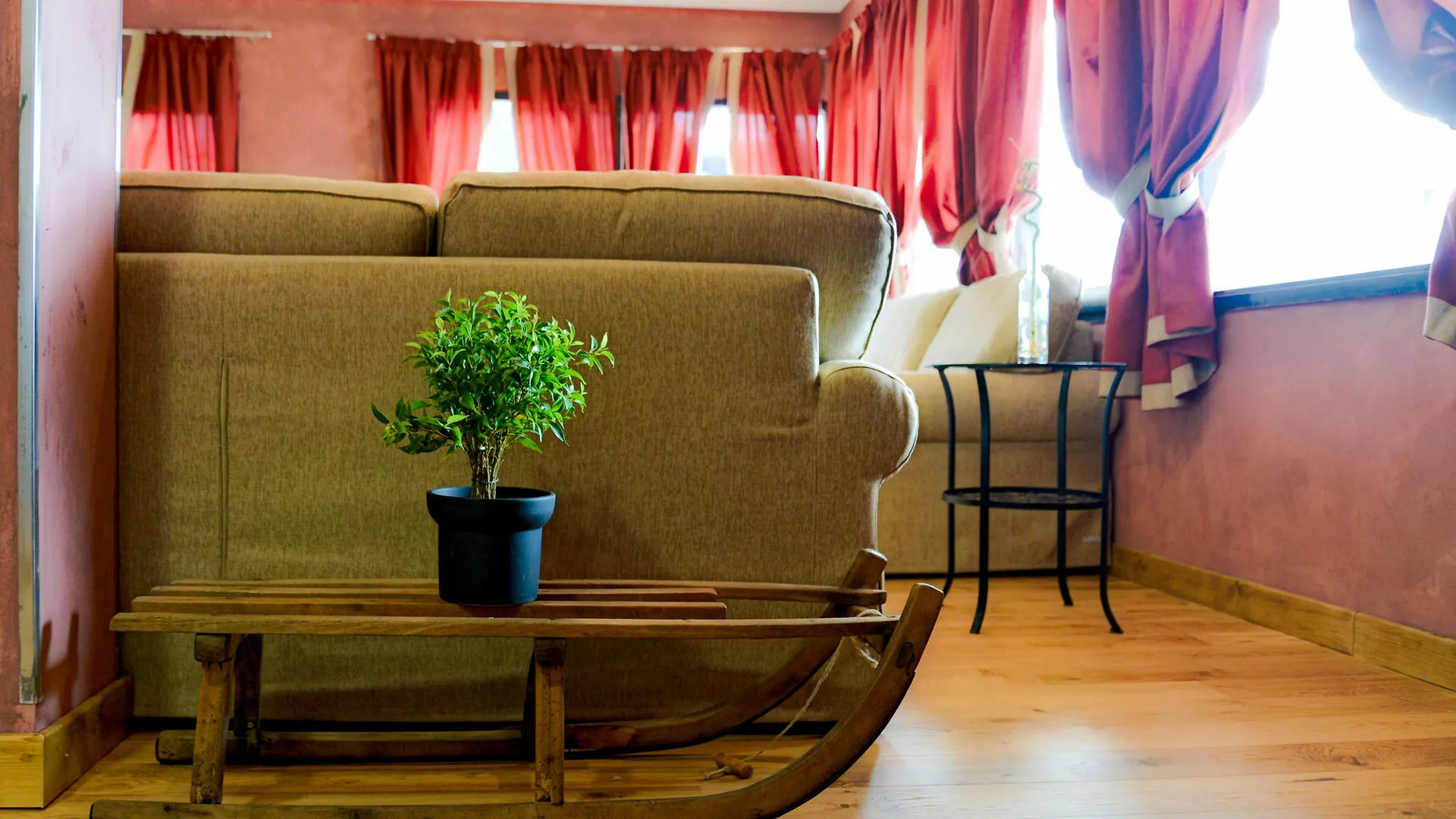 Hotel Turan Λε Ντεζ Αλπ 3*,  Γαλλία